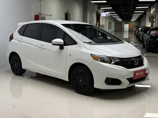 Honda Fit 2018 купить из Китая, цена 1 305 000 ₽ — Suifenhe Auto