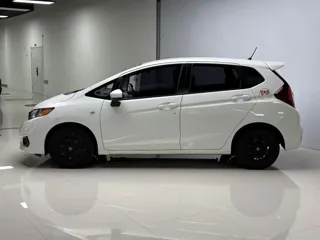 Honda Fit 2018 купить из Китая, цена 1 305 000 ₽ — Suifenhe Auto