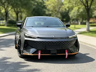 Changan UNI-V 2024 купить из Китая, цена 2 453 000 ₽ — Suifenhe Auto