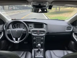 Volvo V40 2018 купить из Китая, цена 1 422 000 ₽ — Suifenhe Auto