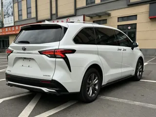 Toyota SIENNA 2025 купить из Китая, цена 8 787 000 ₽ — Suifenhe Auto