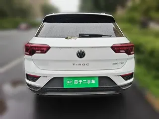 Volkswagen T-ROC 2023 купить из Китая, цена 1 802 000 ₽ — Suifenhe Auto
