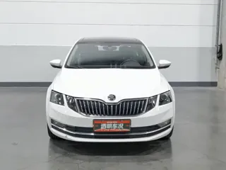 Skoda Octavia 2021 купить из Китая, цена 1 266 000 ₽ — Suifenhe Auto