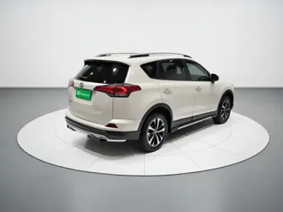 Toyota RAV4 2019 купить из Китая, цена 2 023 000 ₽ — Suifenhe Auto