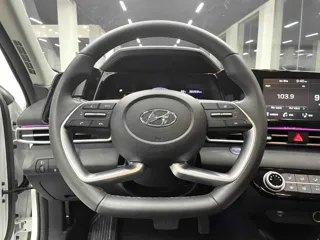 Hyundai Elantra 2023 купить из Китая, цена 1 666 000 ₽ — Suifenhe Auto