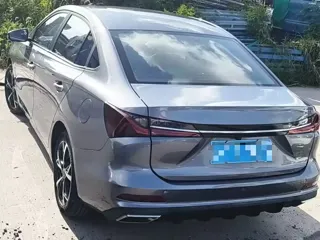 Roewe i5 2023 купить из Китая, цена 868 000 ₽ — Suifenhe Auto