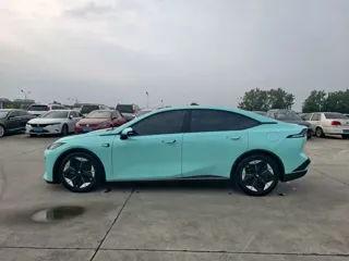 Deepal SL03 2023 купить из Китая, цена 3 247 000 ₽ — Suifenhe Auto