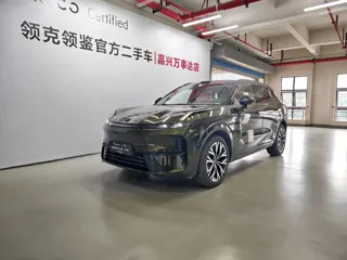 Lynk & Co 08 EM-P 2025