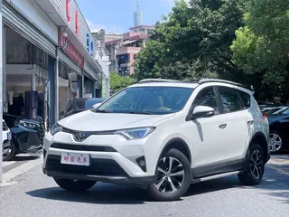 Toyota RAV4 2018 купить из Китая, цена 2 121 000 ₽ — Suifenhe Auto