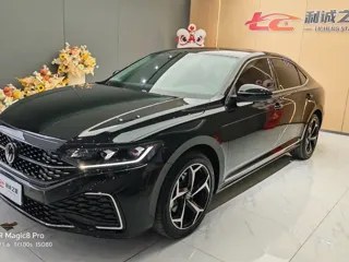 Volkswagen Passat 2024 купить из Китая, цена 4 022 000 ₽ — Suifenhe Auto