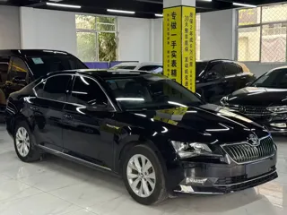 Skoda Superb 2018 купить из Китая, цена 1 364 000 ₽ — Suifenhe Auto