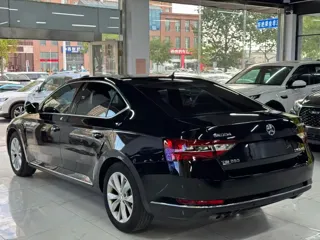 Skoda Superb 2018 купить из Китая, цена 1 364 000 ₽ — Suifenhe Auto
