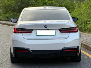 BMW i3 2023 купить из Китая, цена 4 822 000 ₽ — Suifenhe Auto