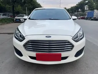 Ford Escort 2020 купить из Китая, цена 1 122 000 ₽ — Suifenhe Auto