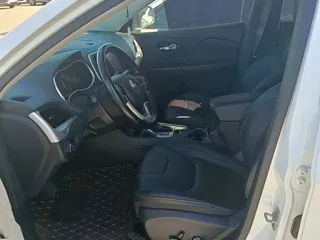 Jeep Cherokee 2021 купить из Китая, цена 2 029 000 ₽ — Suifenhe Auto