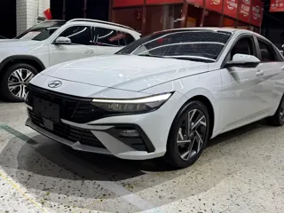 Hyundai Elantra 2023 купить из Китая, цена 1 606 000 ₽ — Suifenhe Auto