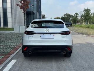 Mazda CX-4 2021 купить из Китая, цена 2 204 000 ₽ — Suifenhe Auto