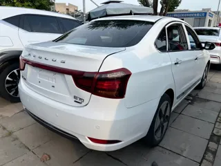 Dongfeng Aeolus E70 2022 купить из Китая, цена 967 000 ₽ — Suifenhe Auto