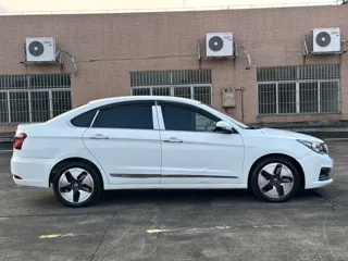 Dongfeng Aeolus E70 2021 купить из Китая, цена 894 000 ₽ — Suifenhe Auto
