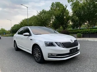 Skoda Octavia 2020 купить из Китая, цена 1 221 000 ₽ — Suifenhe Auto