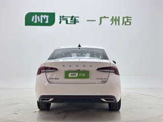 Skoda Octavia 2022 купить из Китая, цена 1 792 000 ₽ — Suifenhe Auto