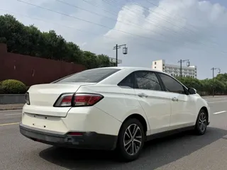 Venucia D60 2018 купить из Китая, цена 1 081 000 ₽ — Suifenhe Auto