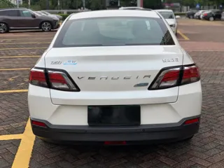 Venucia D60 2020 купить из Китая, цена 1 305 000 ₽ — Suifenhe Auto