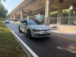 Volkswagen Golf 2022 купить из Китая, цена 1 662 000 ₽ — Suifenhe Auto