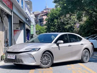Toyota Camry 2025