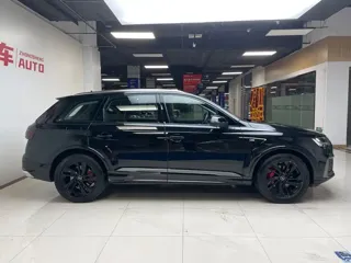 Audi Q7 2024 купить из Китая, цена 7 814 000 ₽ — Suifenhe Auto