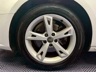 Audi A4L 2018 купить из Китая, цена 1 793 000 ₽ — Suifenhe Auto