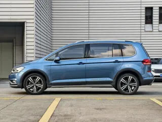 Volkswagen Touran 2021 купить из Китая, цена 1 844 000 ₽ — Suifenhe Auto