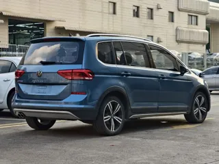 Volkswagen Touran 2021 купить из Китая, цена 1 844 000 ₽ — Suifenhe Auto