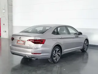 Volkswagen Sagitar 2020 купить из Китая, цена 1 339 000 ₽ — Suifenhe Auto