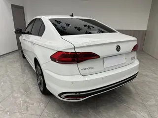 Volkswagen Bora 2023 купить из Китая, цена 1 530 000 ₽ — Suifenhe Auto