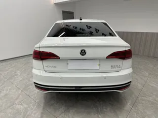 Volkswagen Bora 2023 купить из Китая, цена 1 530 000 ₽ — Suifenhe Auto