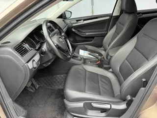 Volkswagen Sagitar 2019 купить из Китая, цена 1 468 000 ₽ — Suifenhe Auto