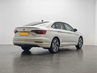 Volkswagen Sagitar 2022 купить из Китая, цена 1 395 000 ₽ — Suifenhe Auto