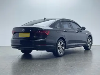Volkswagen Sagitar 2022 купить из Китая, цена 1 445 000 ₽ — Suifenhe Auto