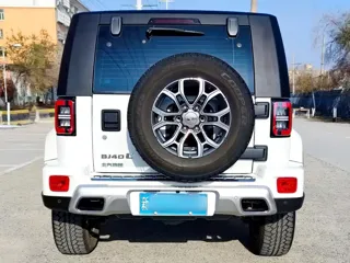 Beijing Off-Road BJ40 2025 купить из Китая, цена 3 521 000 ₽ — Suifenhe Auto