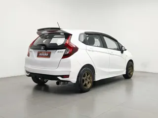 Honda Fit 2019 купить из Китая, цена 1 228 000 ₽ — Suifenhe Auto