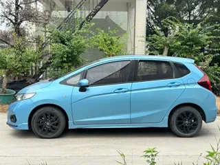 Honda Fit 2018 купить из Китая, цена 1 346 000 ₽ — Suifenhe Auto