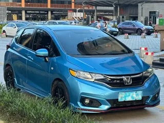 Honda Fit 2018 купить из Китая, цена 1 253 000 ₽ — Suifenhe Auto