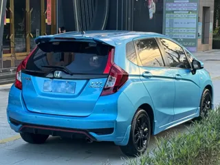 Honda Fit 2018 купить из Китая, цена 1 253 000 ₽ — Suifenhe Auto