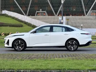 Changan Eado 2025 купить из Китая, цена 2 764 000 ₽ — Suifenhe Auto