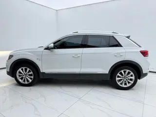 Volkswagen T-ROC 2022 купить из Китая, цена 1 818 000 ₽ — Suifenhe Auto
