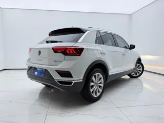 Volkswagen T-ROC 2022 купить из Китая, цена 1 818 000 ₽ — Suifenhe Auto