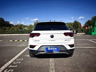 Volkswagen T-ROC 2022 купить из Китая, цена 1 704 000 ₽ — Suifenhe Auto
