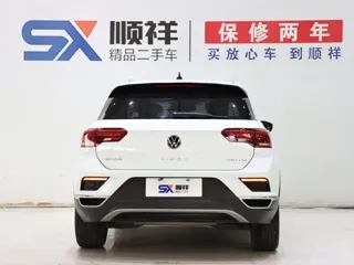Volkswagen T-ROC 2021 купить из Китая, цена 1 663 000 ₽ — Suifenhe Auto