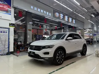 Volkswagen T-ROC 2023 купить из Китая, цена 1 779 000 ₽ — Suifenhe Auto